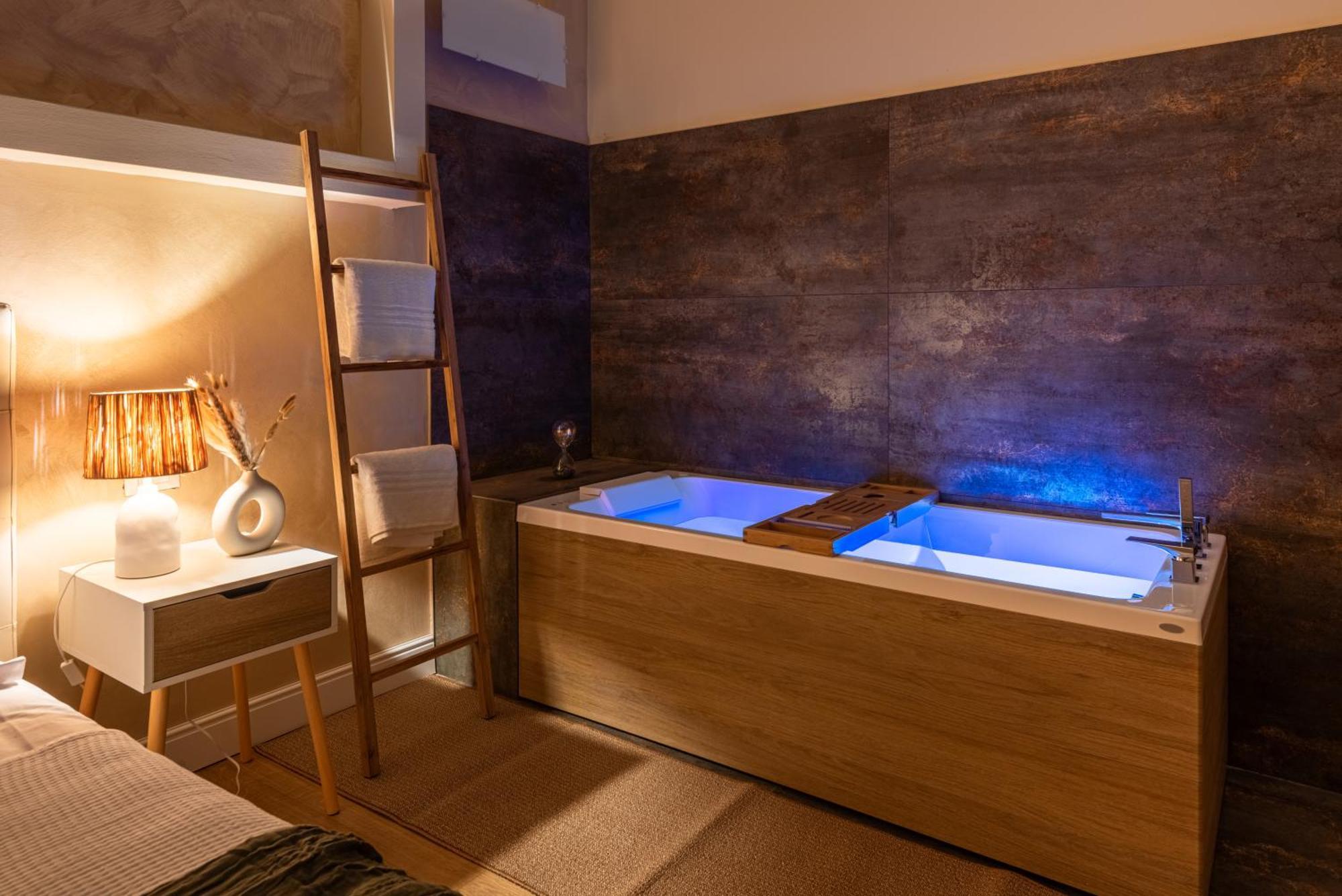 Elegante Appartamento Con Giardino Privato, Jacuzzi Nel Cuore Di Firenze Buitenkant foto